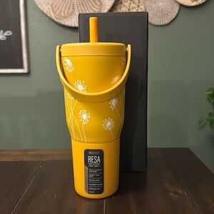 Brumate 35 OZ Resa Straw Insulated Tumbler in Sundaisy! New! Limited Edition!